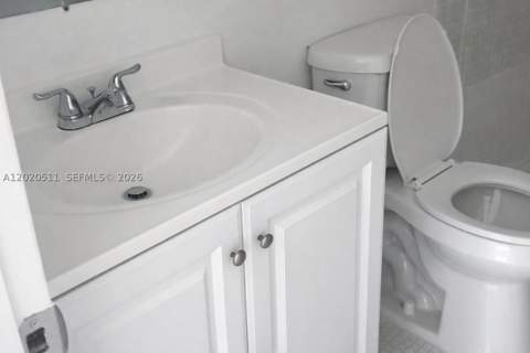 496 NW 165th D-412, Miami FL - photo 14 of 34
