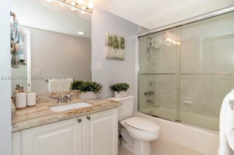 19370 Collins Ave 626, Sunny Isles Beach FL - photo 23 of 39