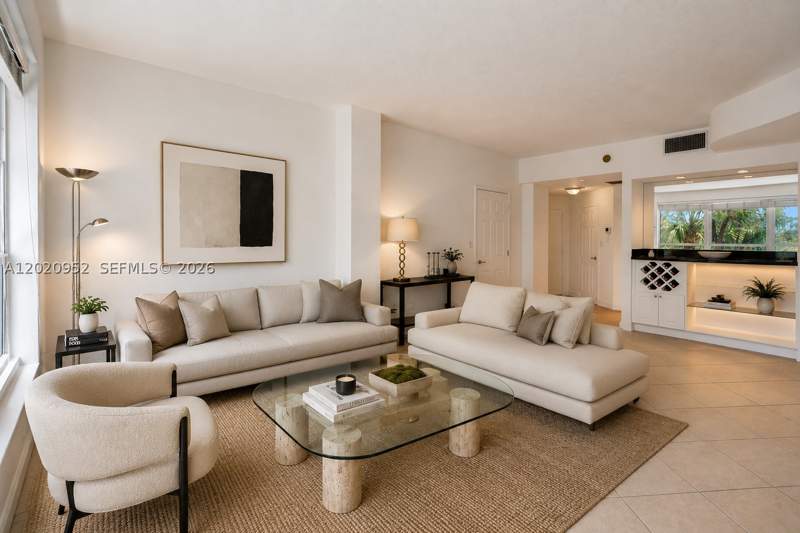 1 bedroom Condominium at 4925 Collins Ave 3H, The Executive Condo, Miami Beach — photo 4