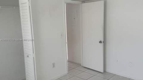 2715 W 66th St 13-21, Hialeah FL - photo 10 of 27