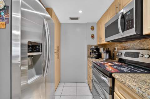 7101 W 24th Avenue 45, Hialeah FL - photo 12 of 37