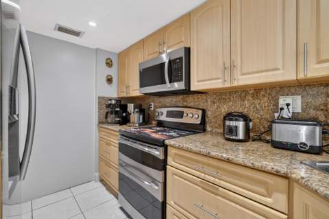 7101 W 24th Avenue 45, Hialeah FL - photo 16 of 37