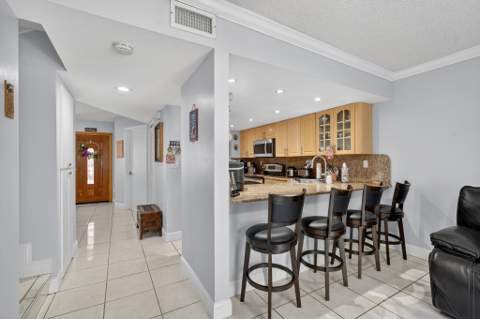 7101 W 24th Avenue 45, Hialeah FL - photo 17 of 37