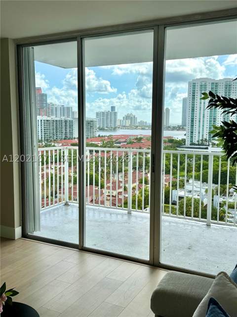 2851 NE 183rd St 1607E, Aventura FL - photo 15 of 39