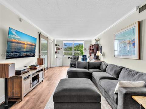 2000 N Bayshore Dr 220, Miami FL - photo 15 of 50