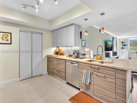 2000 N Bayshore Dr 220, Miami FL - photo 8 of 50