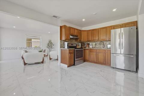 120 W 50th St, Hialeah FL - photo 9 of 22