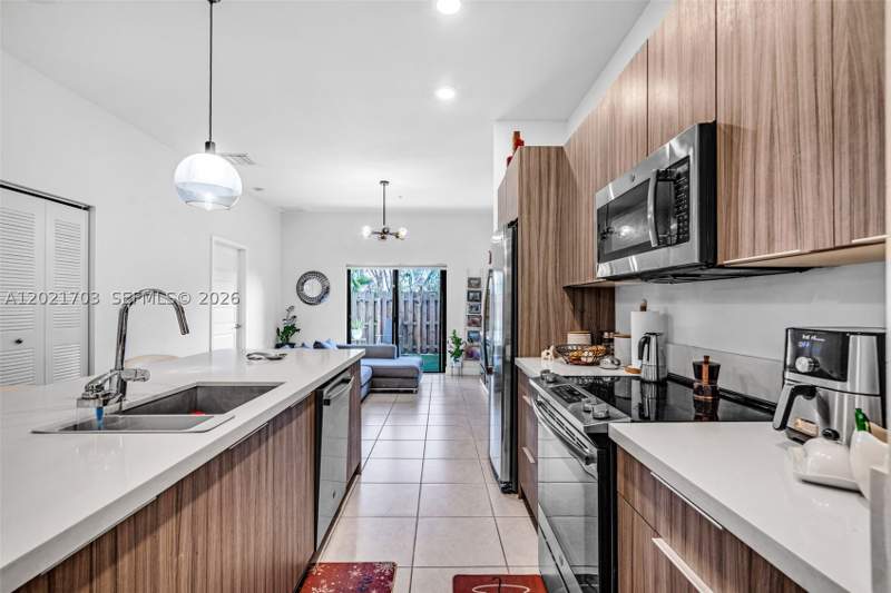 2 bedroom Condominium at 8015 NW 104th Ave 3, Apex At Park Central Cond, Doral — photo 4