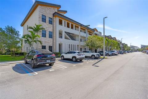 8015 NW 104th Ave 3, Doral FL - photo 9 of 32