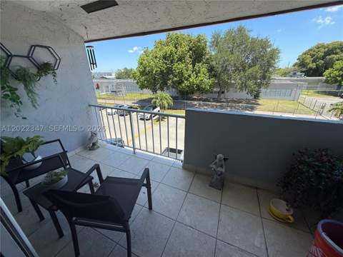 1725 W 60th St F322, Hialeah FL - photo 15 of 17