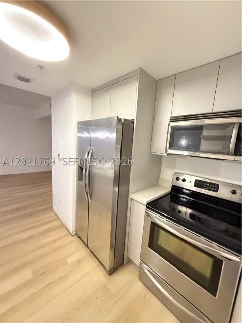275 NE 18th St 910, Miami FL - photo 12 of 37