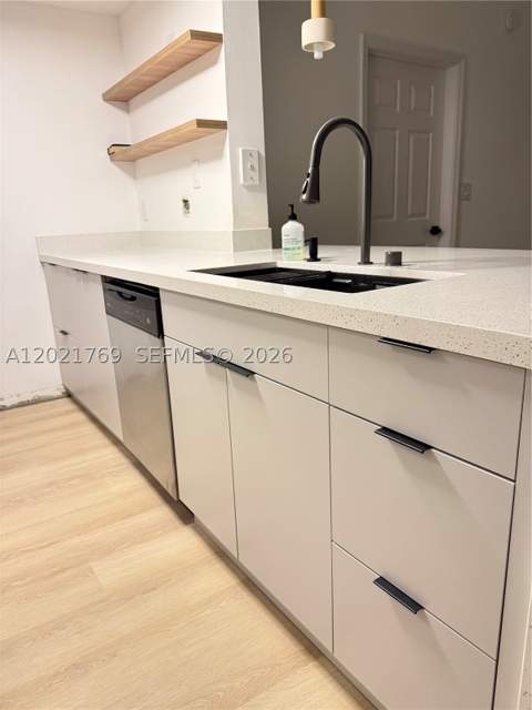 275 NE 18th St 910, Miami FL - photo 14 of 37