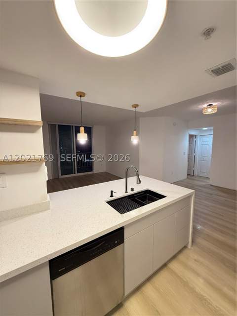 275 NE 18th St 910, Miami FL - photo 15 of 37