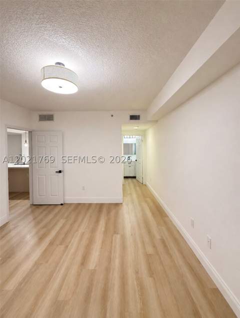 275 NE 18th St 910, Miami FL - photo 18 of 37