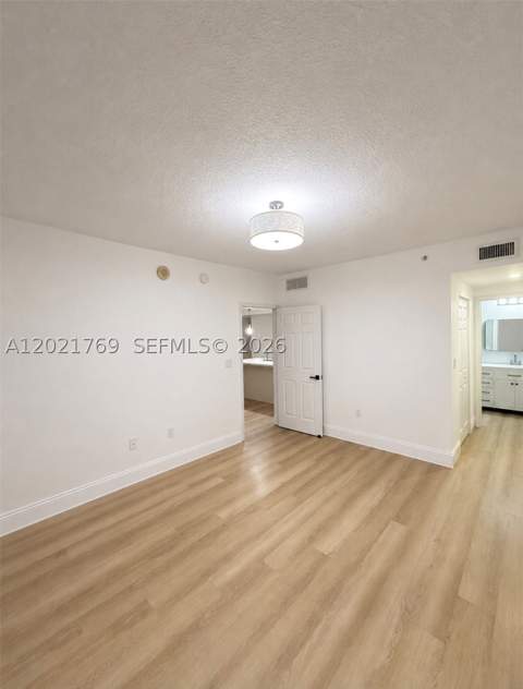 275 NE 18th St 910, Miami FL - photo 19 of 37