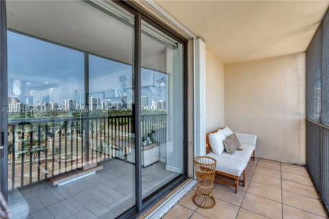 20379 W Country Club Dr 1237, Aventura FL - photo 19 of 42