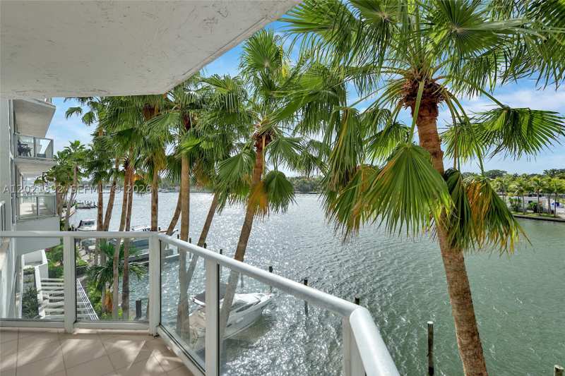 3 bedroom Condominium at 5900 Collins Ave 408, The Grandview Condo, Miami Beach — photo 1