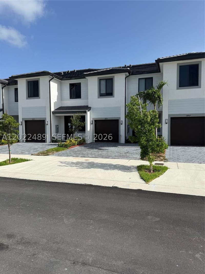 3 bedroom Townhouse at 34466 SW 190 Ave, Century Park Square, Homestead — photo 2