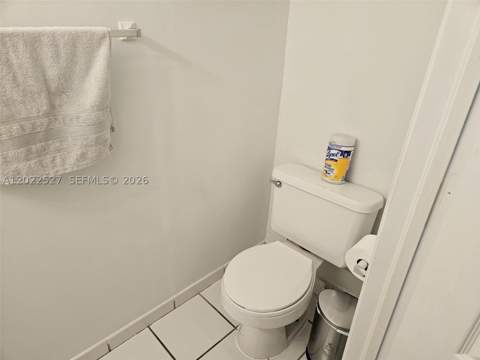 870 NE 212th Ter 2, Miami FL - photo 10 of 25