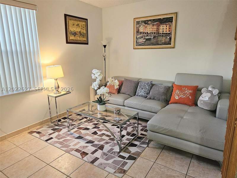 3 bedroom Condominium at 870 NE 212th Ter 2, Sierra Ridge Condo M-41, Miami — photo 4