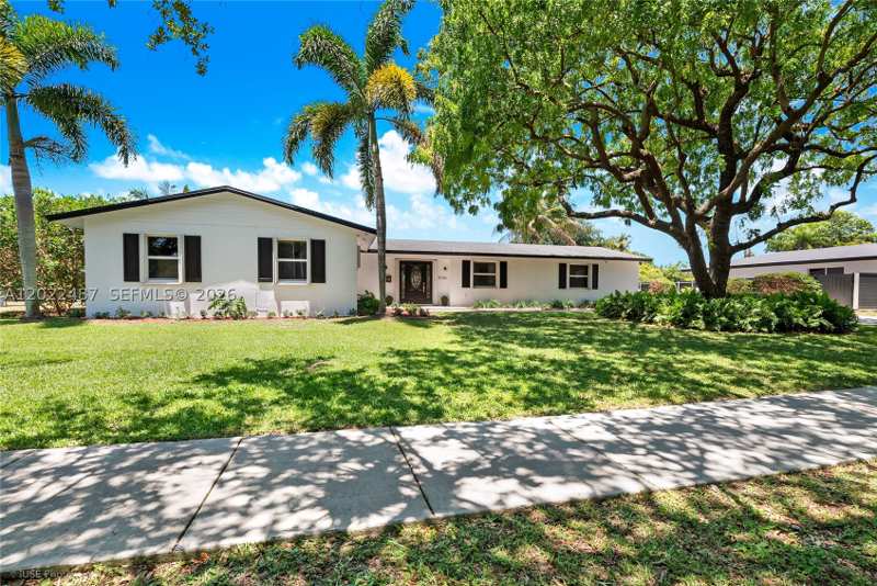 4 bedroom SingleFamilyResidence at 15700 SW 87th Ave, Coral Reef Estates, Palmetto Bay — photo 1
