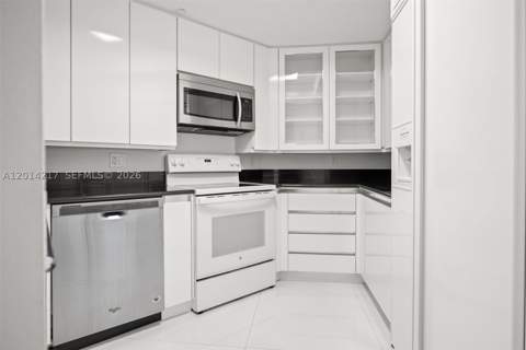 21050 Point Pl 302, Aventura FL - photo 10 of 33
