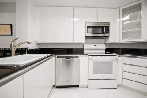 21050 Point Pl 302, Aventura FL - photo 11 of 33