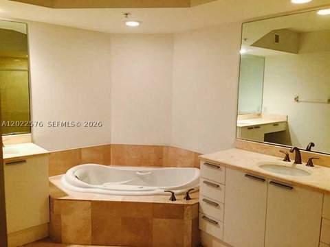 14951 Royal Oaks Ln 1909, North Miami FL - photo 13 of 40