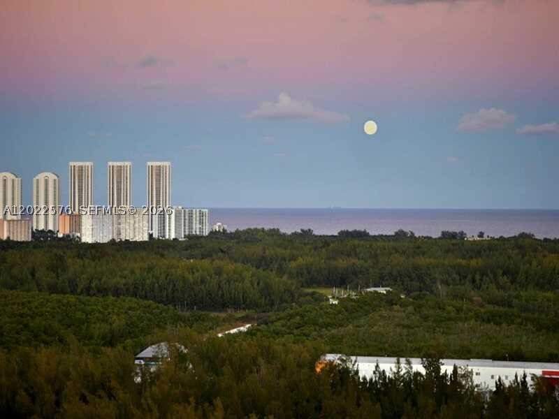 3 bedroom Condominium at 14951 Royal Oaks Ln 1909, The Oaks I Condo, North Miami — photo 5
