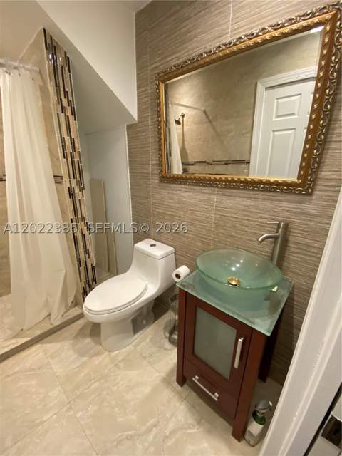 6763 NW 182nd St 105, Hialeah FL - photo 14 of 24