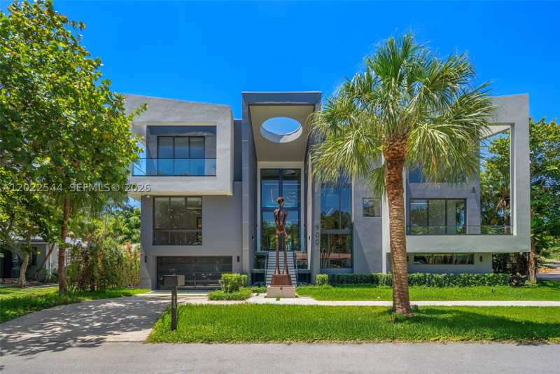 5 bedroom SingleFamilyResidence at 900 NE 75th St, New Belle Meade Sub, Miami — photo 1