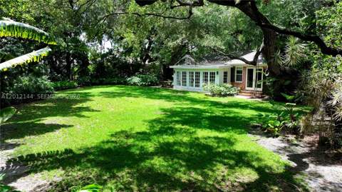 530 Melaleuca Ln, Miami FL - photo 6 of 9