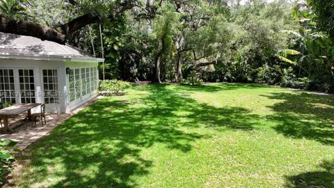 530 Melaleuca Ln, Miami FL - photo 7 of 9