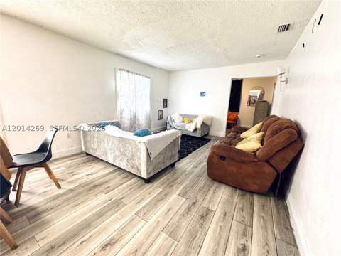 1484 NW 60th St, Miami FL - photo 7 of 28