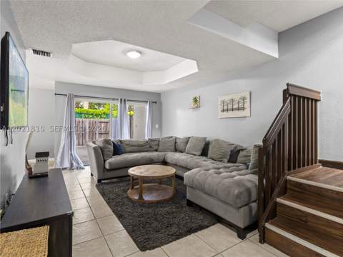 5033 NW 114th Ct, Doral FL - photo 10 of 31