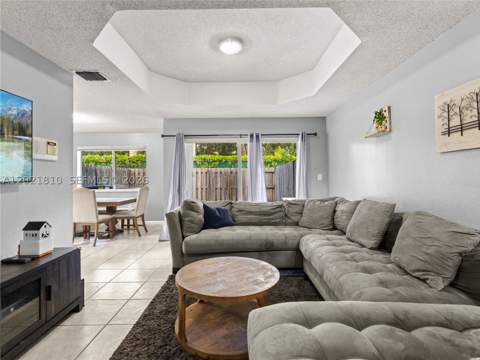 5033 NW 114th Ct, Doral FL - photo 7 of 31