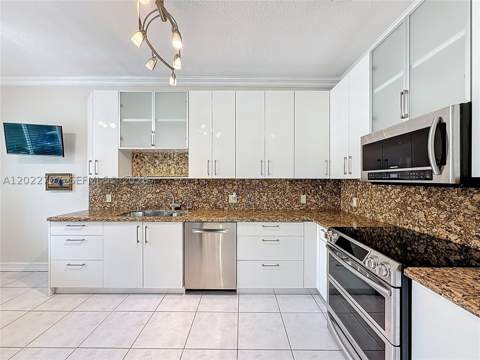 781 NE 195th St, Miami FL - photo 20 of 43
