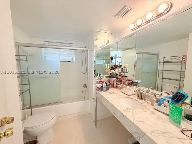 1 bedroom Condominium at 1680 NE 191st St 105-2, Jade Winds Group Allamand, Miami — photo 2