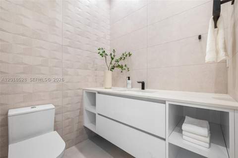 2096 Alamanda Dr, North Miami FL - photo 17 of 60