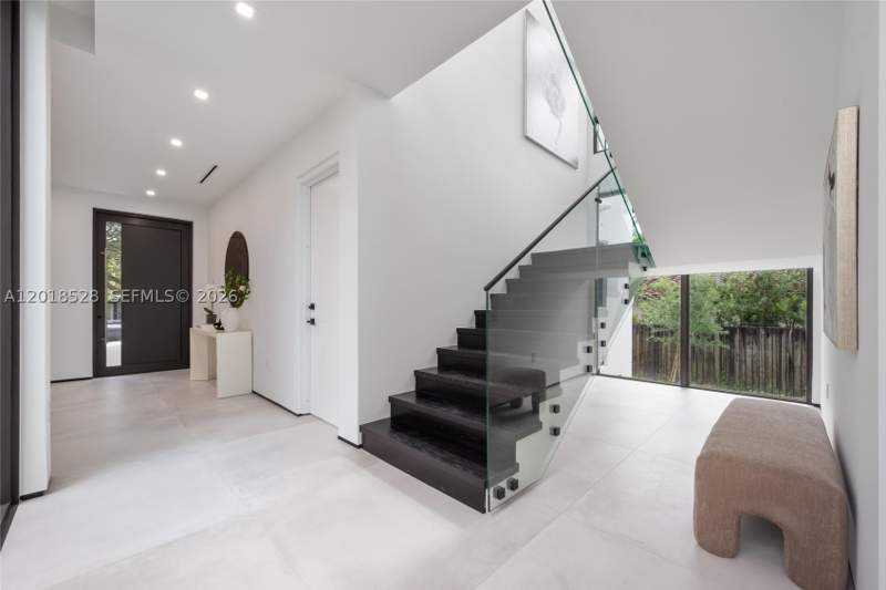 4 bedroom SingleFamilyResidence at 2096 Alamanda Dr, Keystone Point Sec 3, North Miami — photo 4