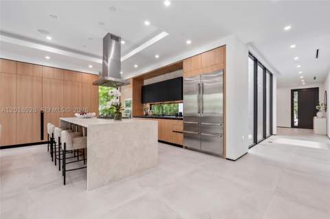 2096 Alamanda Dr, North Miami FL - photo 8 of 60