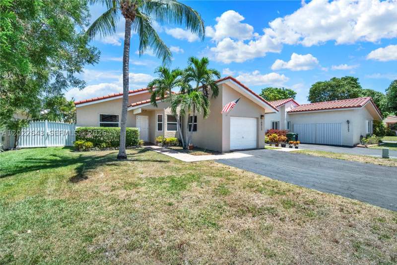 3 bedroom SingleFamilyResidence at 10813 SW 158th Ln, Brandonwoods, Miami — photo 3