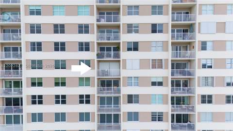 300 Bayview Dr 1504, Sunny Isles Beach FL - photo 10 of 37