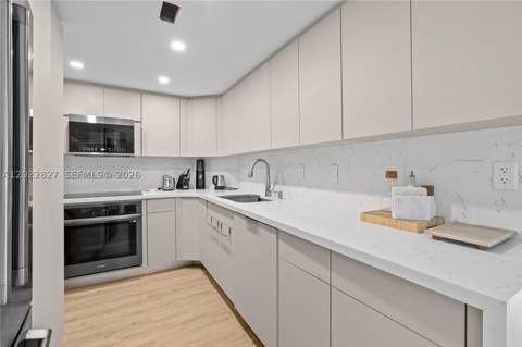 300 Bayview Dr 1504, Sunny Isles Beach FL - photo 19 of 37