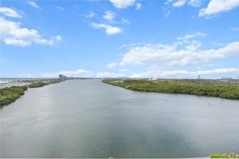 300 Bayview Dr 1504, Sunny Isles Beach FL - photo 22 of 37
