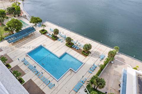 300 Bayview Dr 1504, Sunny Isles Beach FL - photo 23 of 37