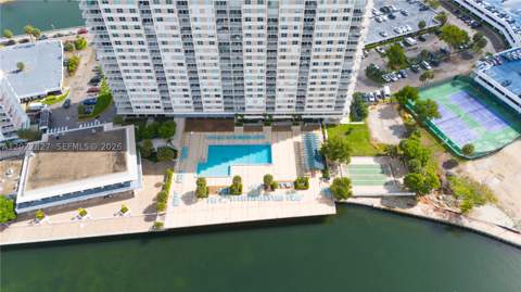 300 Bayview Dr 1504, Sunny Isles Beach FL - photo 9 of 37