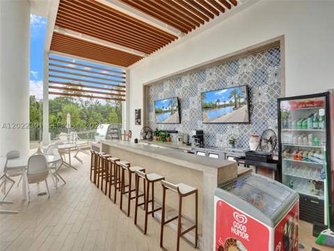 16385 N Biscayne Blvd 403, North Miami Beach FL - photo 19 of 26