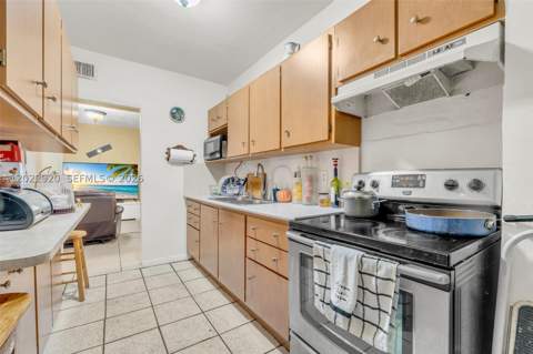 1122 NW 38th St, Miami FL - photo 10 of 23