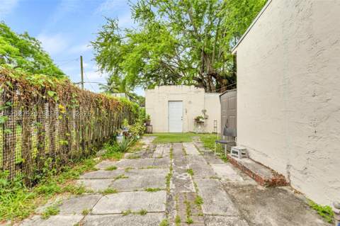 1122 NW 38th St, Miami FL - photo 15 of 23